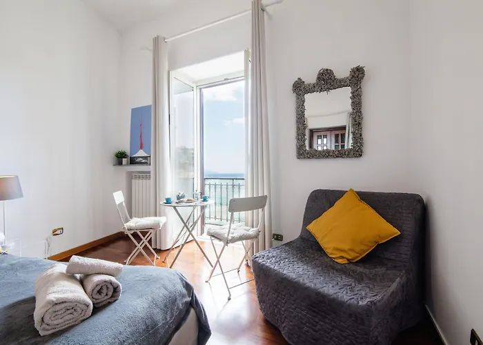 Napolicentro Mare - Sea View & Bed & Breakfast