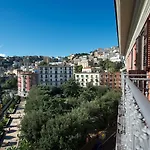 לינה וארוחת בוקר Napolicentro Mare - Sea View & 4*