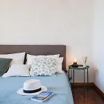 Napolicentro Mare - Sea View & לינה וארוחת בוקר 4*