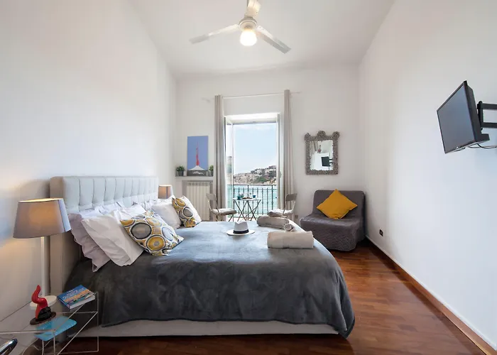 Napolicentro Mare - Sea View & Frühstückspension