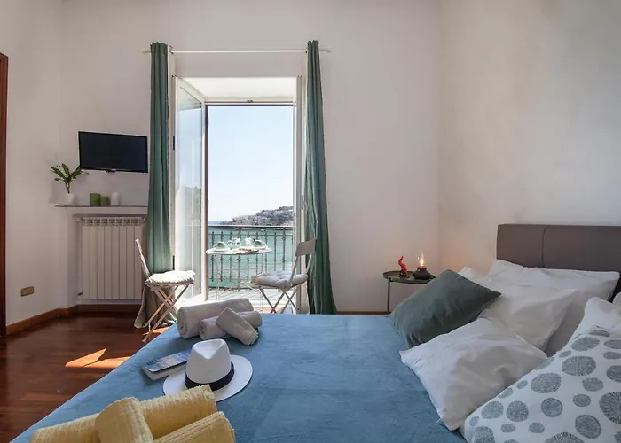 Napolicentro Mare - Sea View & Frühstückspension 4*