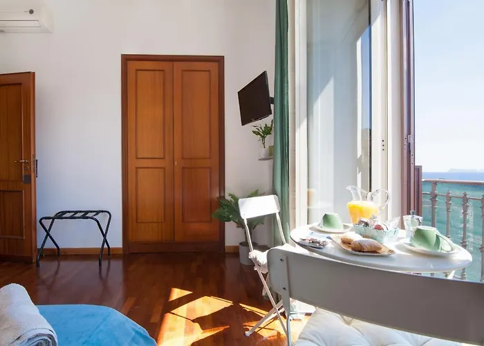 Frühstückspension Napolicentro Mare - Sea View & 4*