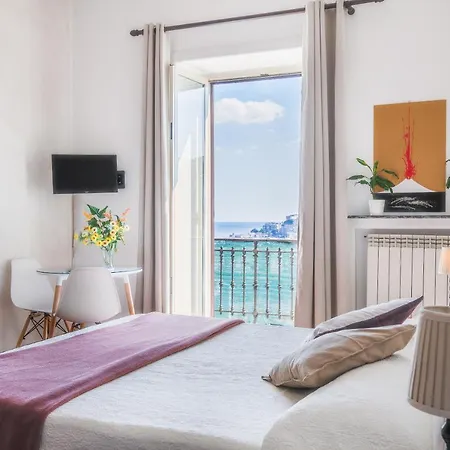 住宿加早餐酒店 Napolicentro Mare - Sea View & 2*