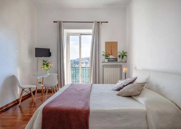 Bed and Breakfast Napolicentro Mare - Sea View & 4*
