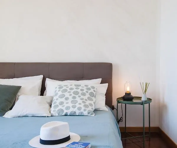 Napolicentro Mare - Sea View & Bed and Breakfast 4*